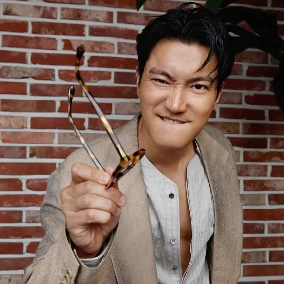 Behind-the-scenes cut of Choi Siwon