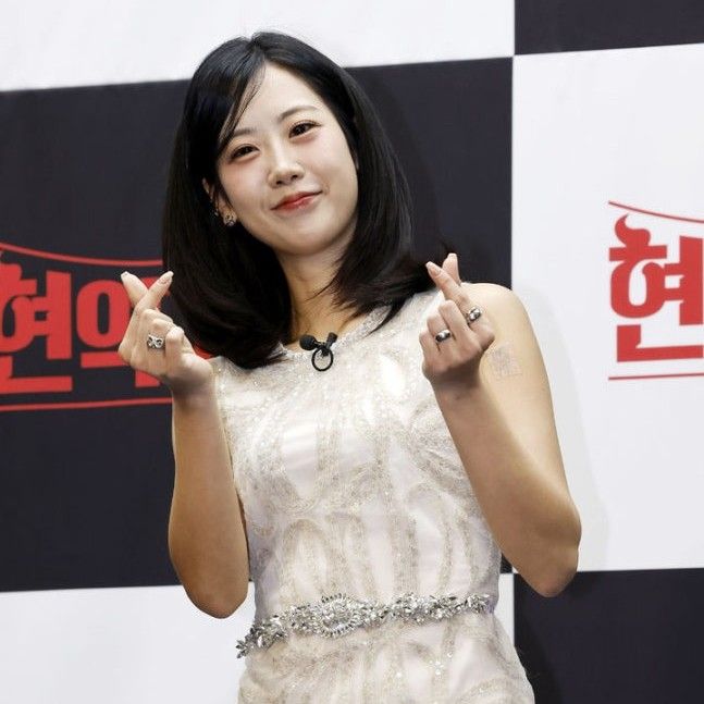 Latest photo of Kang Hyeyeon