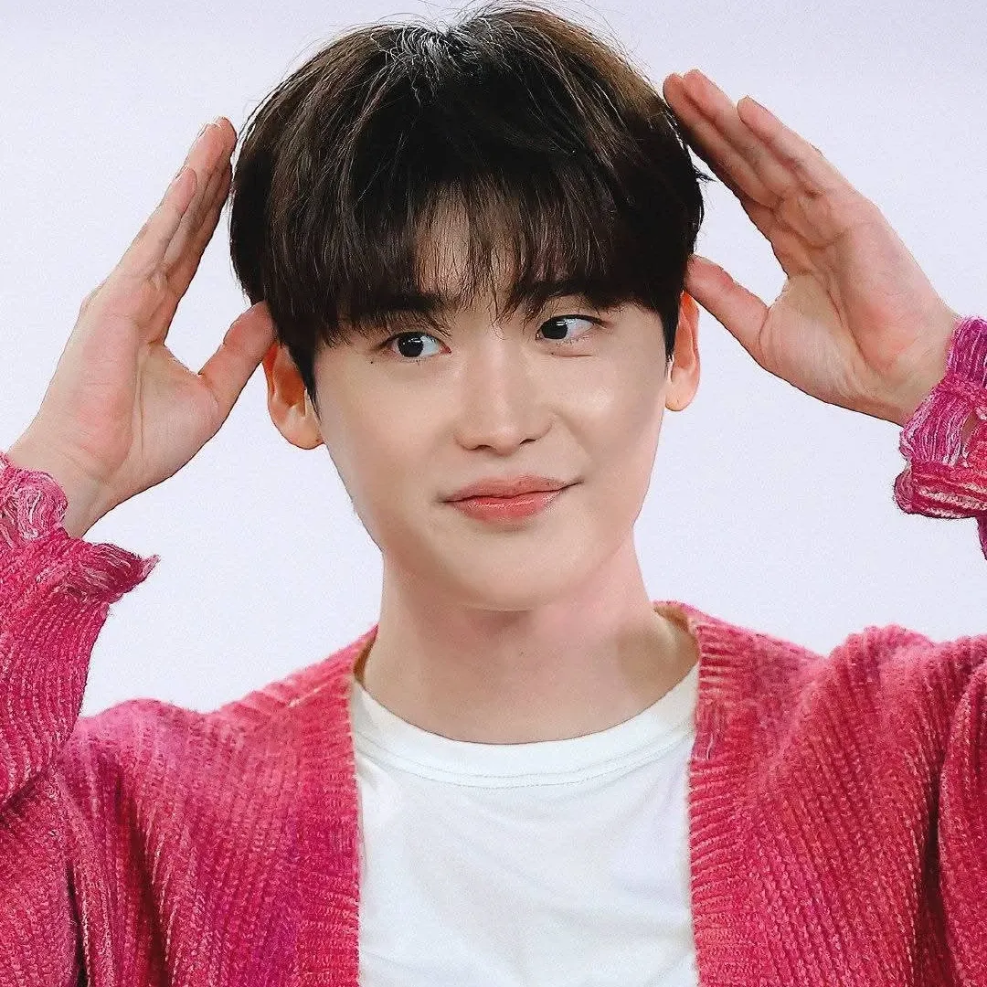 Latest photo of Lee Jongsuk