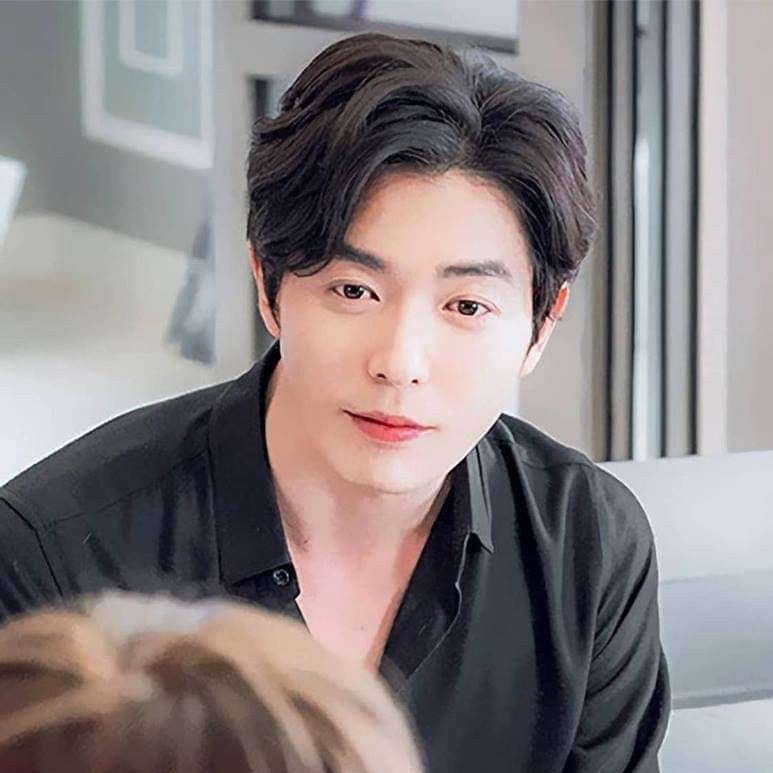 粉絲拍下的金材昱瞬間