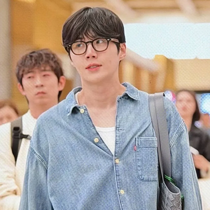 Behind-the-scenes cut of Kim Seonho