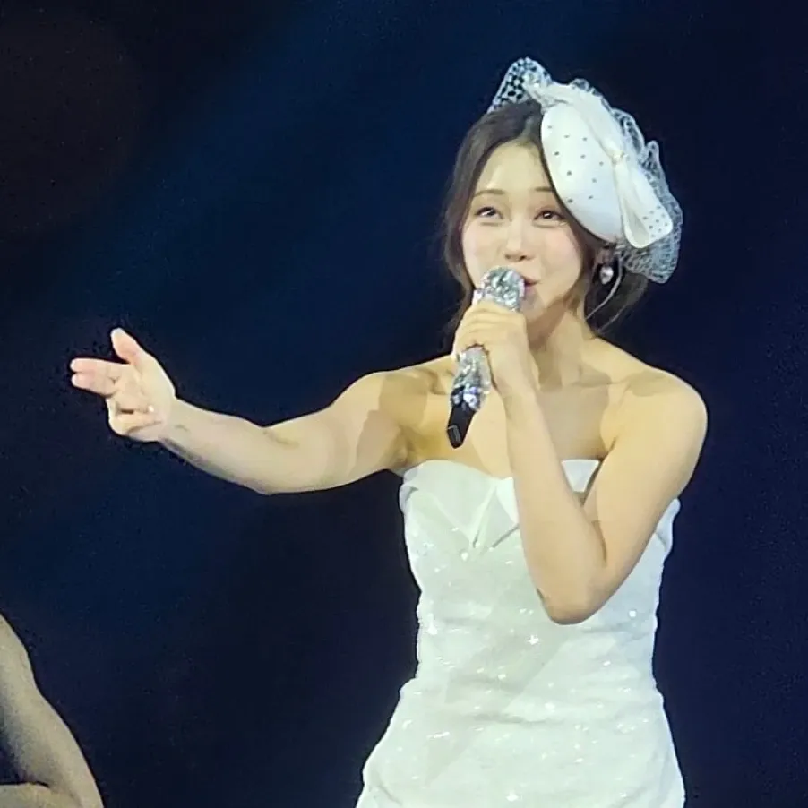 홍지윤의 최신 사진