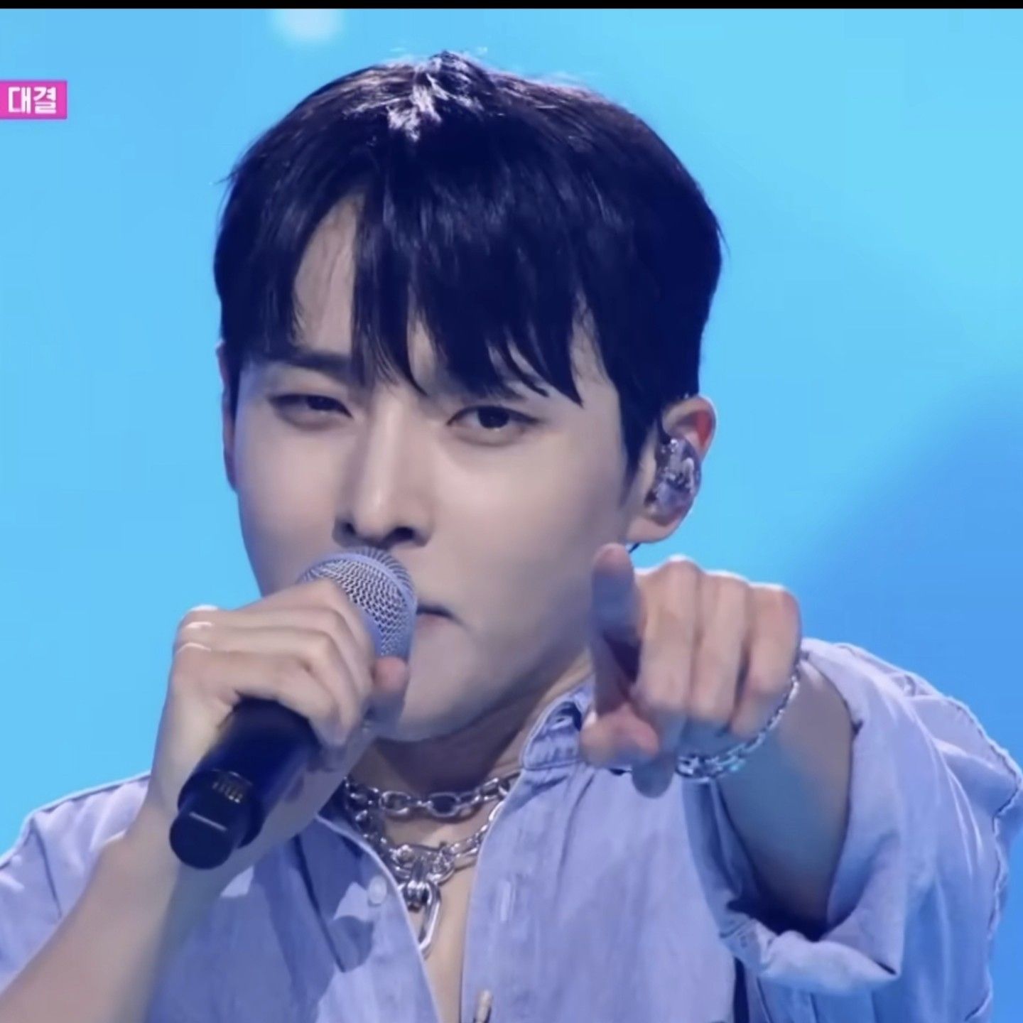 Behind-the-scenes cut of Seong Ri