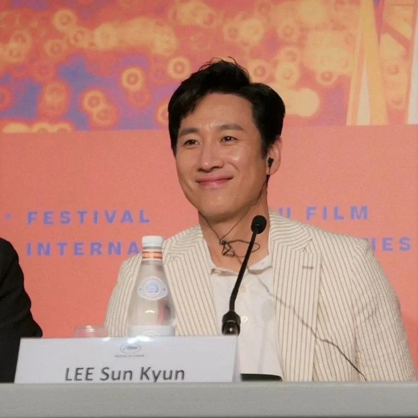 A moment captured by a fan of Lee Sunkyun