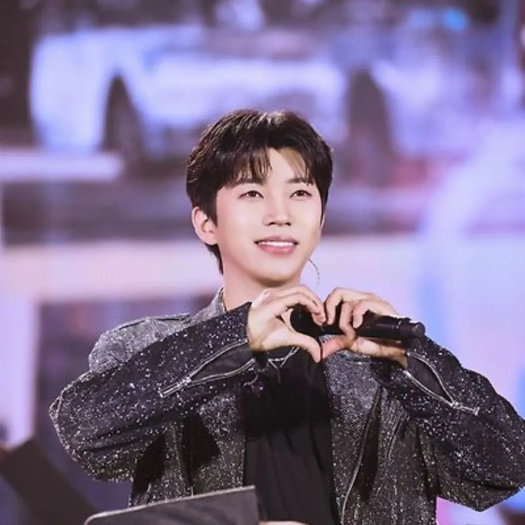 Behind-the-scenes cut of Lim Youngwoong