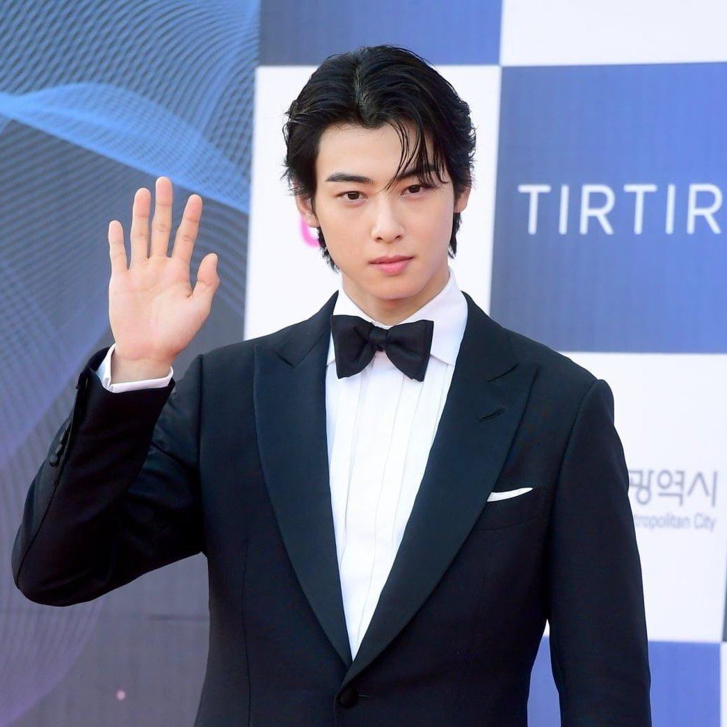 Latest photo of Cha Eunwoo