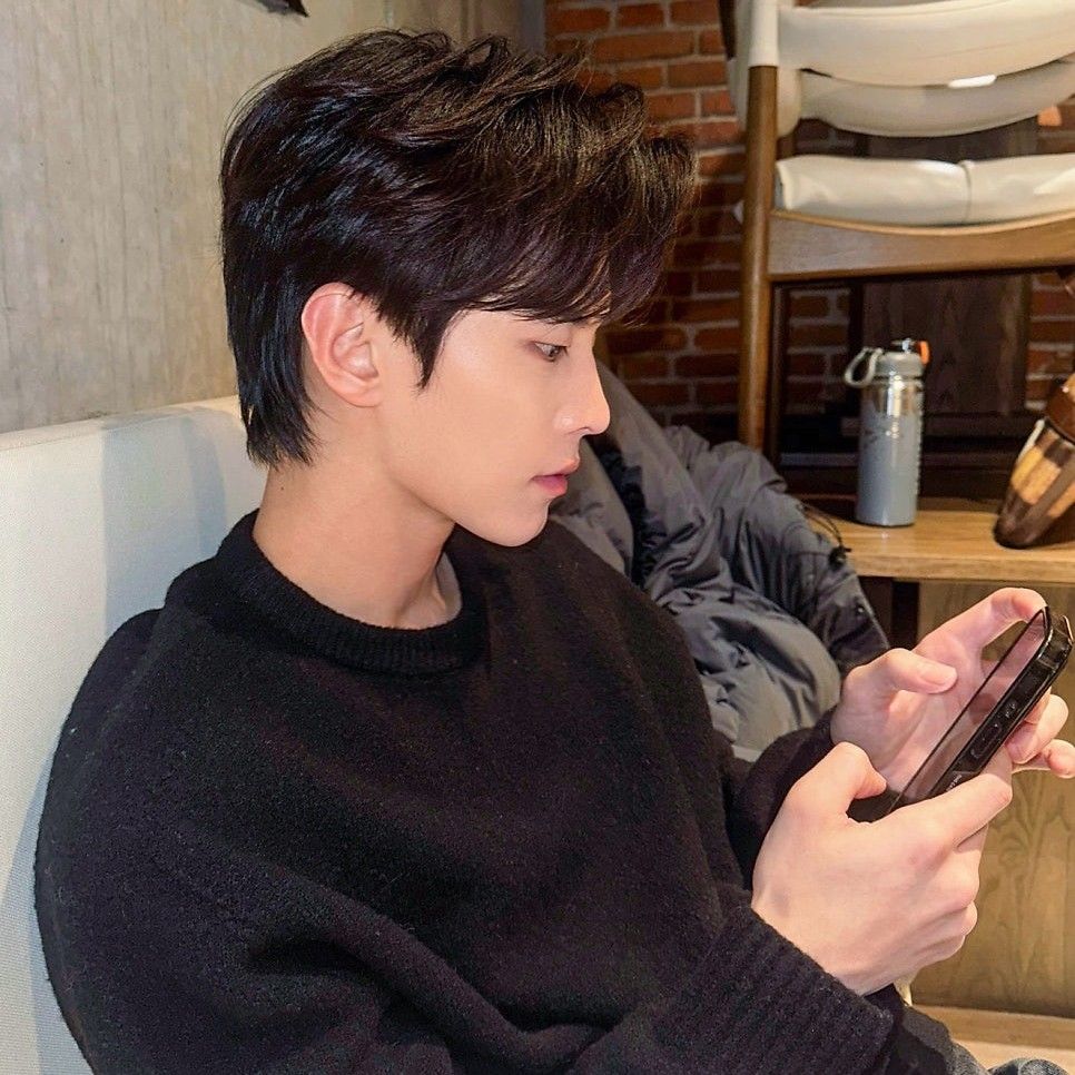 Recent activity shot of He Yu