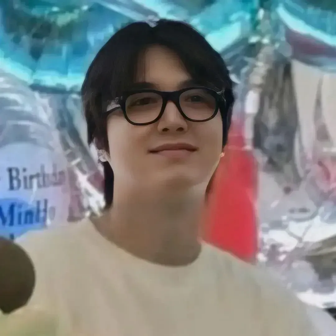 Recent activity shot of Lee Minho