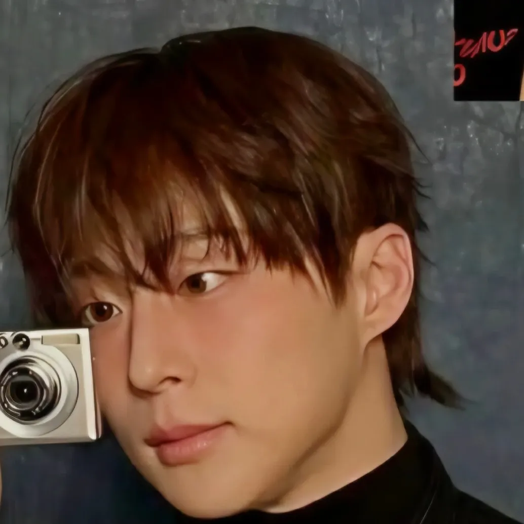 Behind-the-scenes cut of Bae Inhyuk
