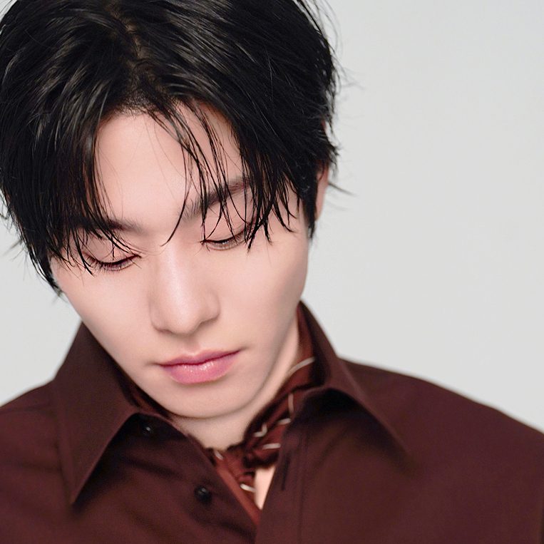 粉丝拍下的安孝燮瞬间