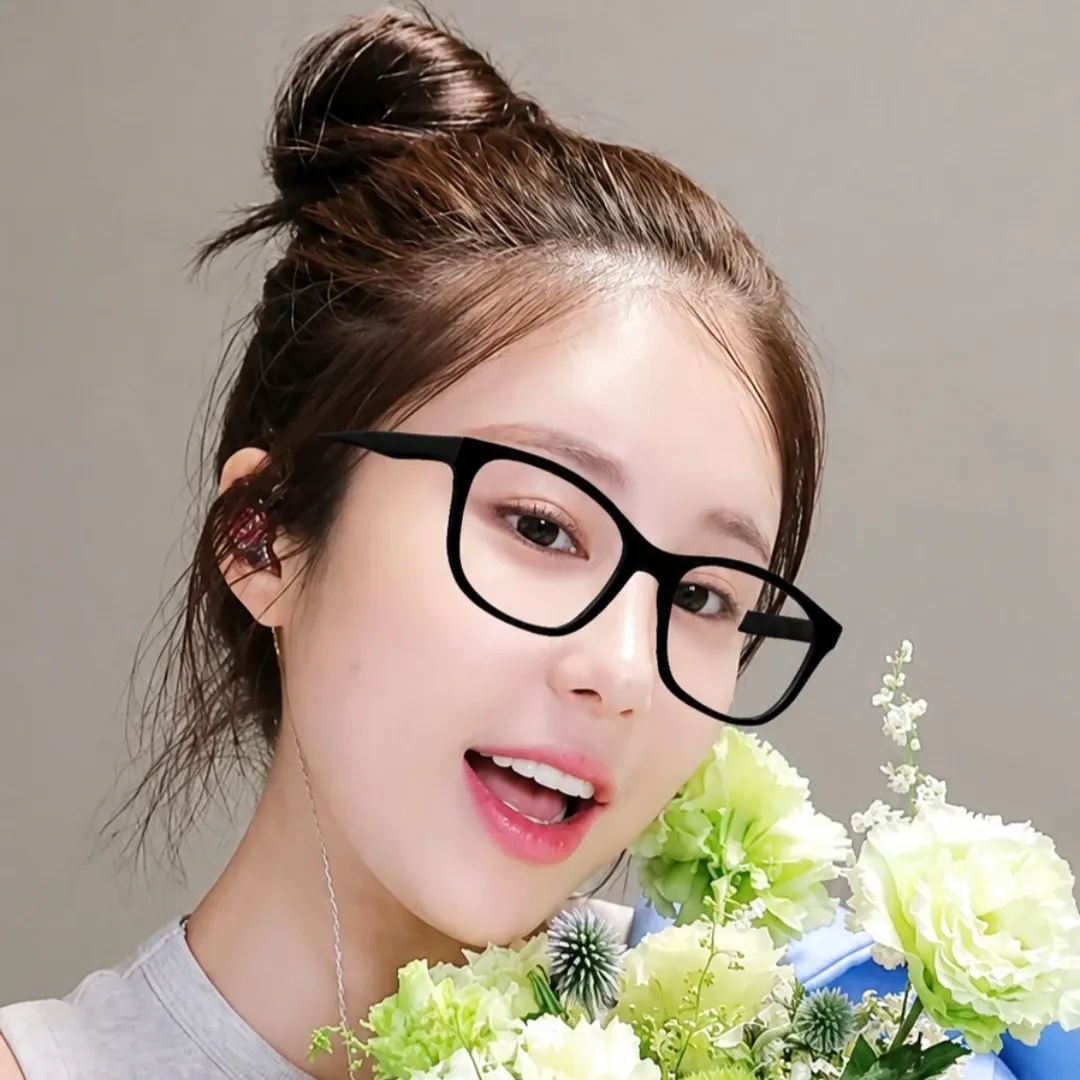 Latest photo of Kim Soyou