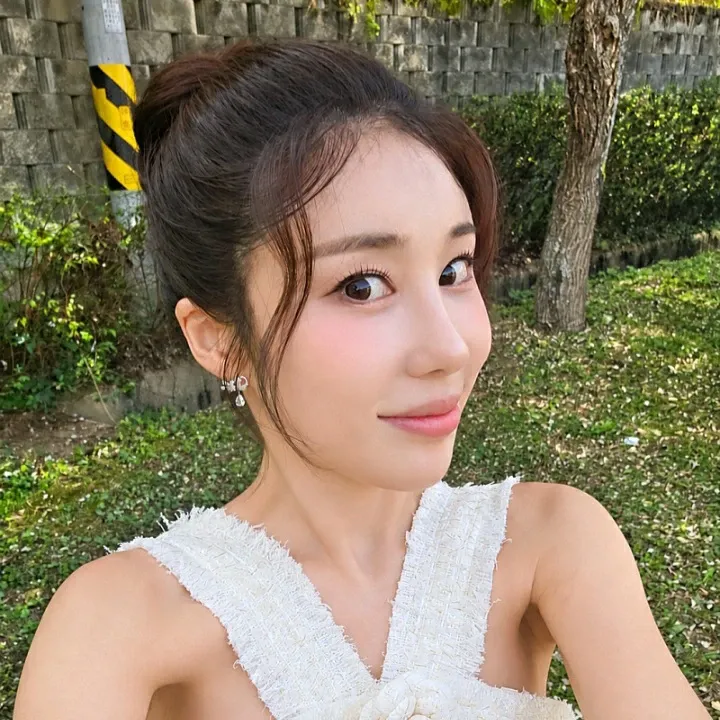 Foto kegiatan terbaru dari Kim Soyou