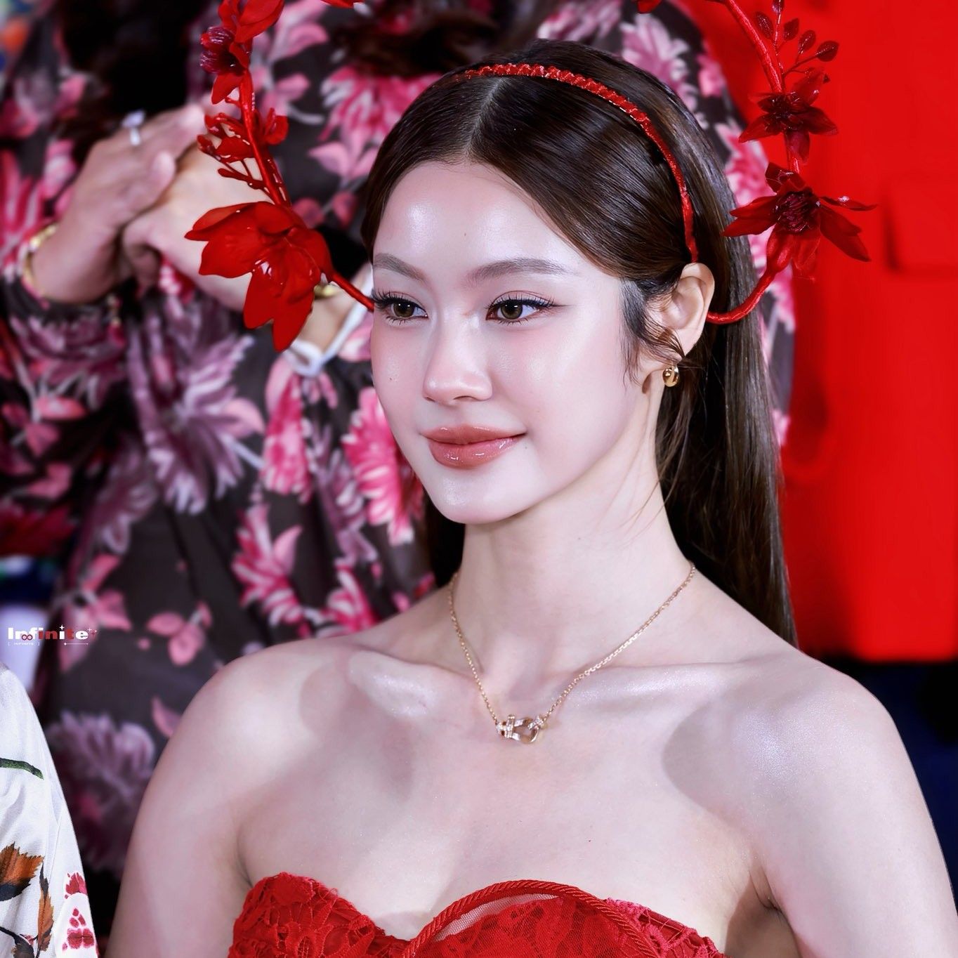 Behind-the-scenes cut of Namtan Tipnaree Weerawatnodom