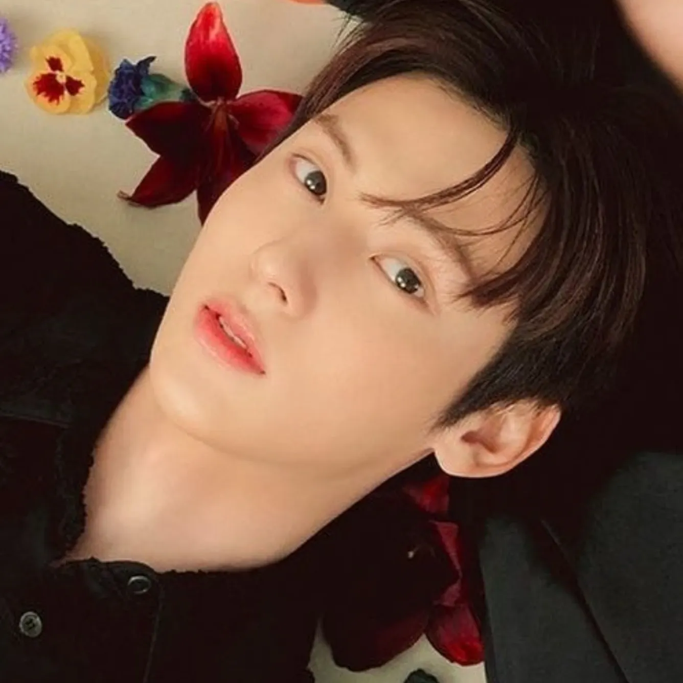 Behind-the-scenes cut of Hwang Minhyun