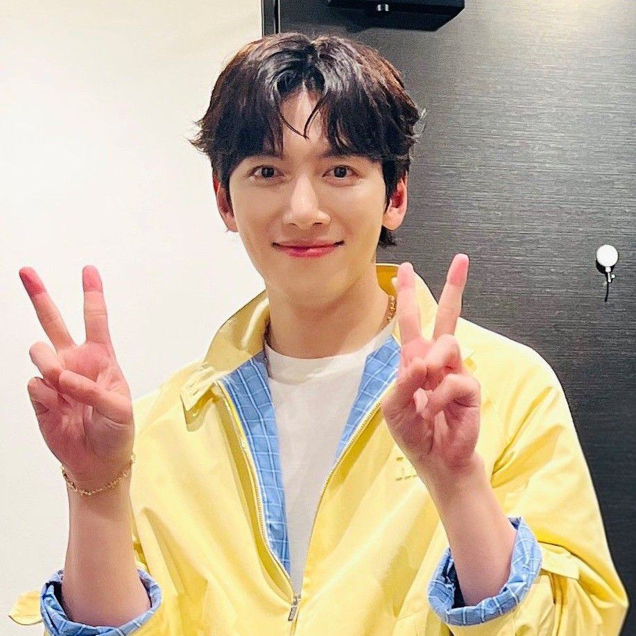 粉丝拍下的池昌旭瞬间