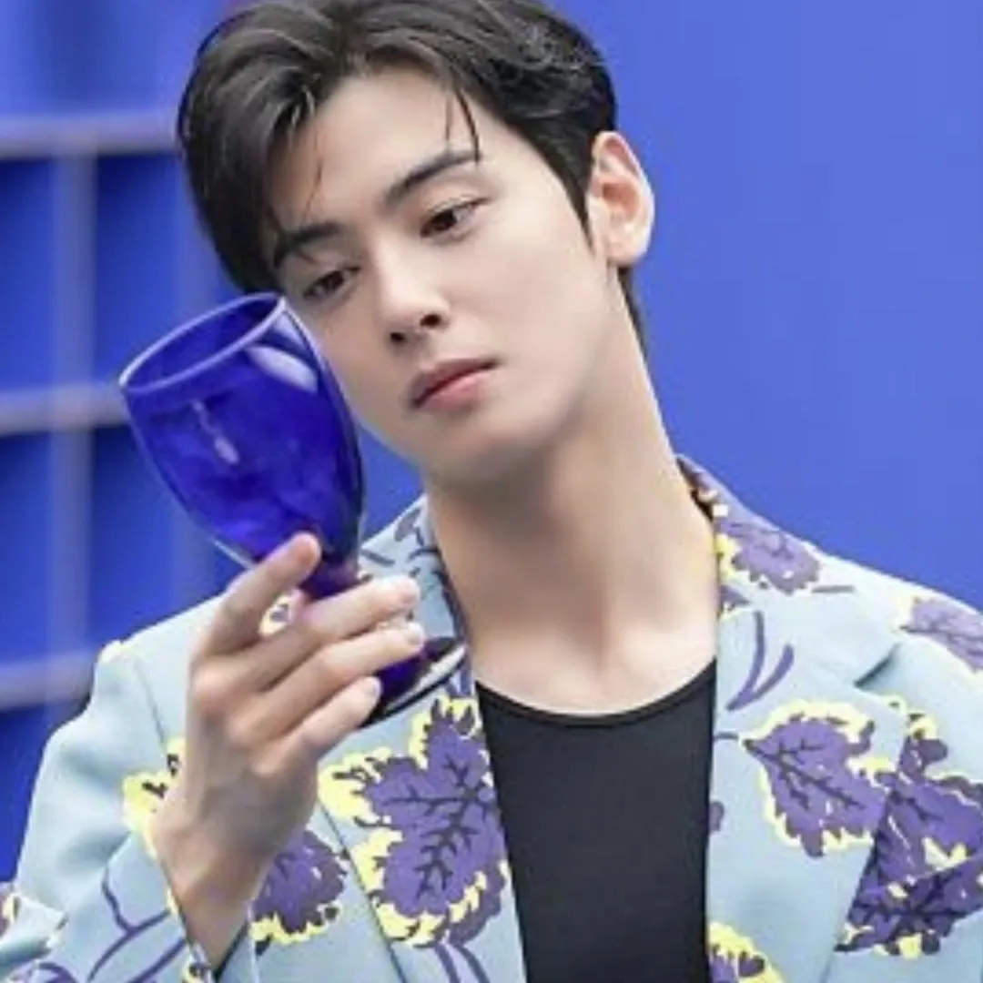 Latest photo of Cha Eunwoo