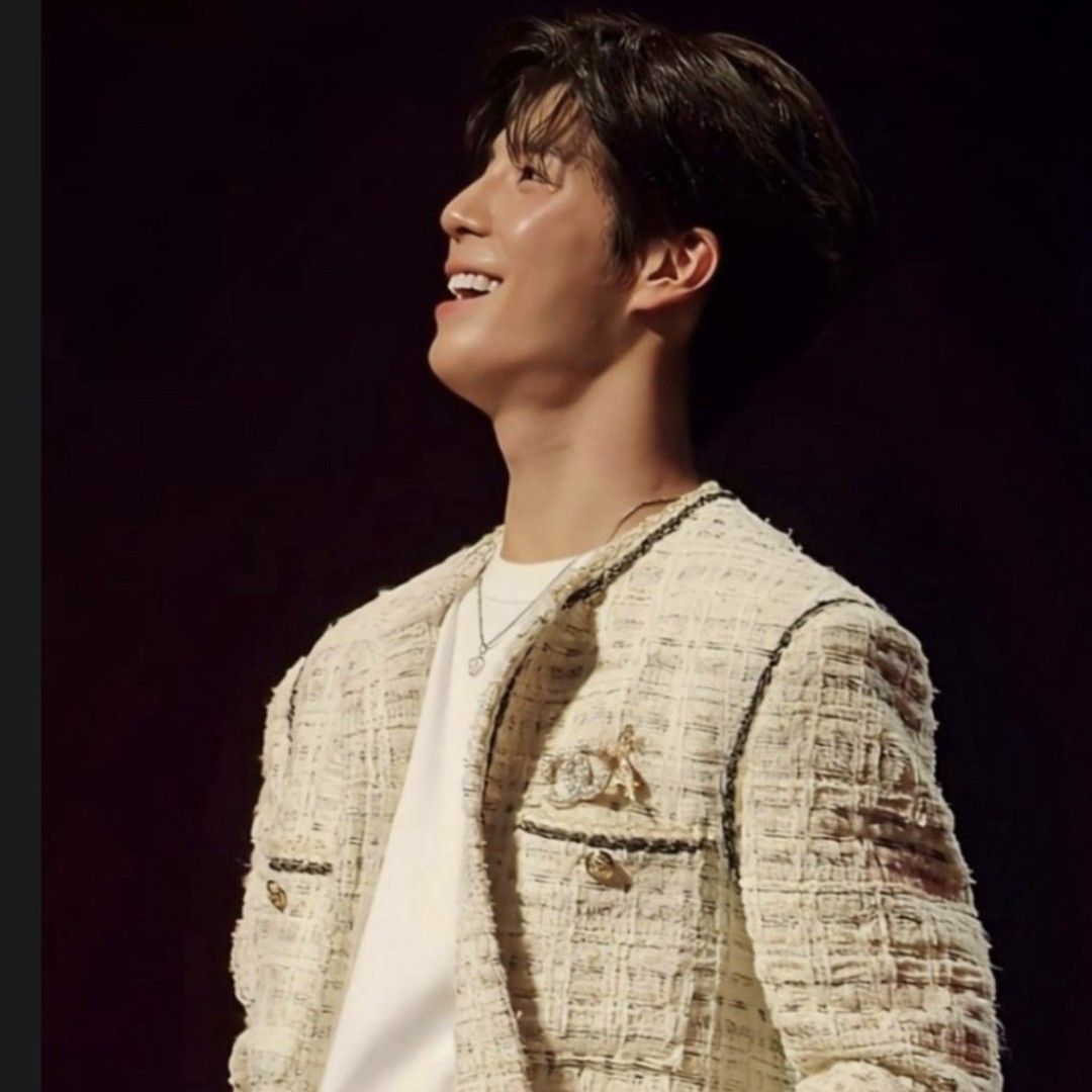 Foto terbaru dari Jeong Dongwon