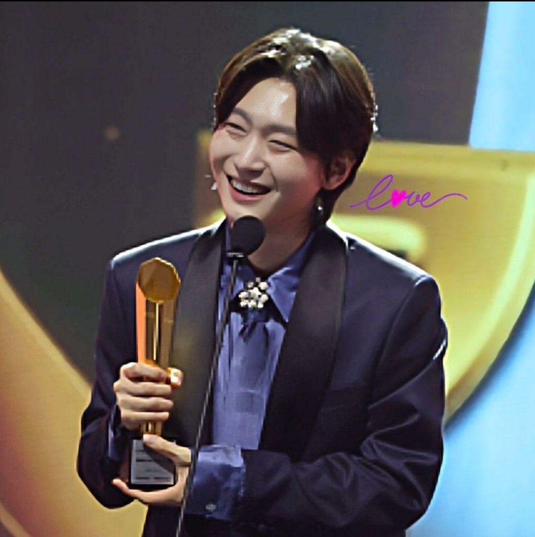 A moment captured by a fan of Kim Yongbin