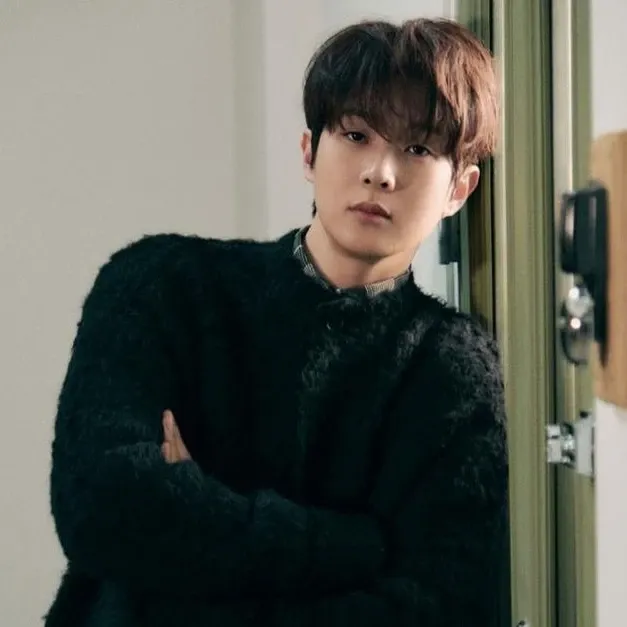 Recent activity shot of Choi Wooshik
