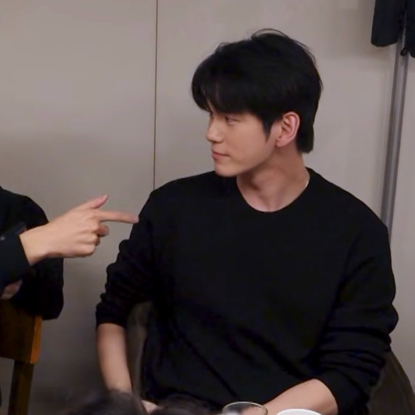 Foto terbaru dari Ong Seongwu