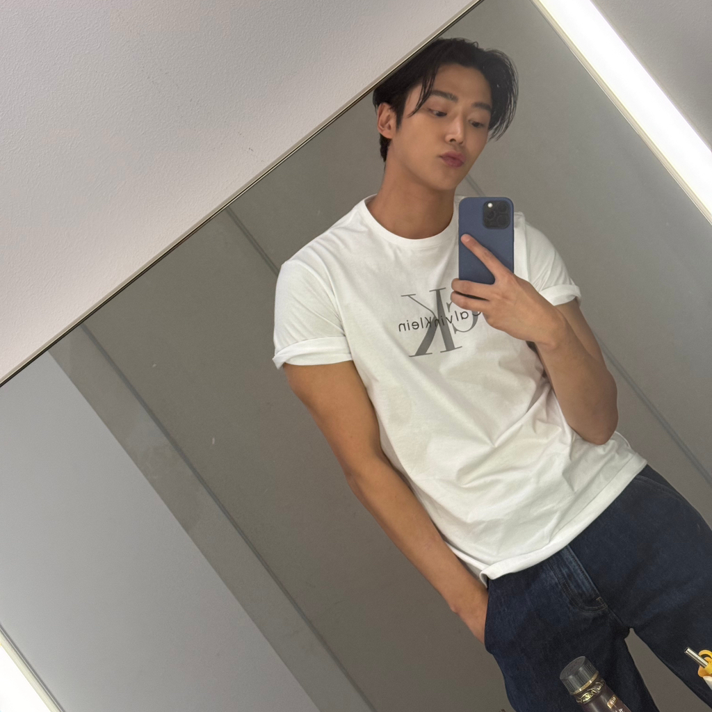 로운의 최신 사진