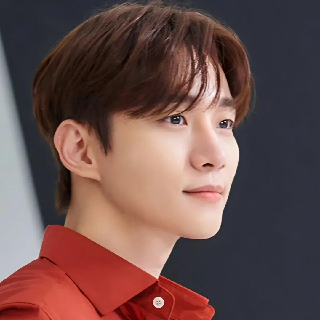 Foto kegiatan terbaru dari Lee Junho