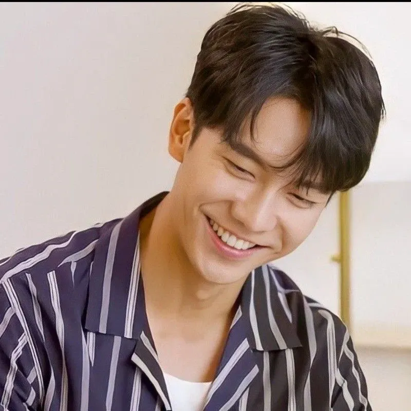 Foto kegiatan terbaru dari Lee Seunggi