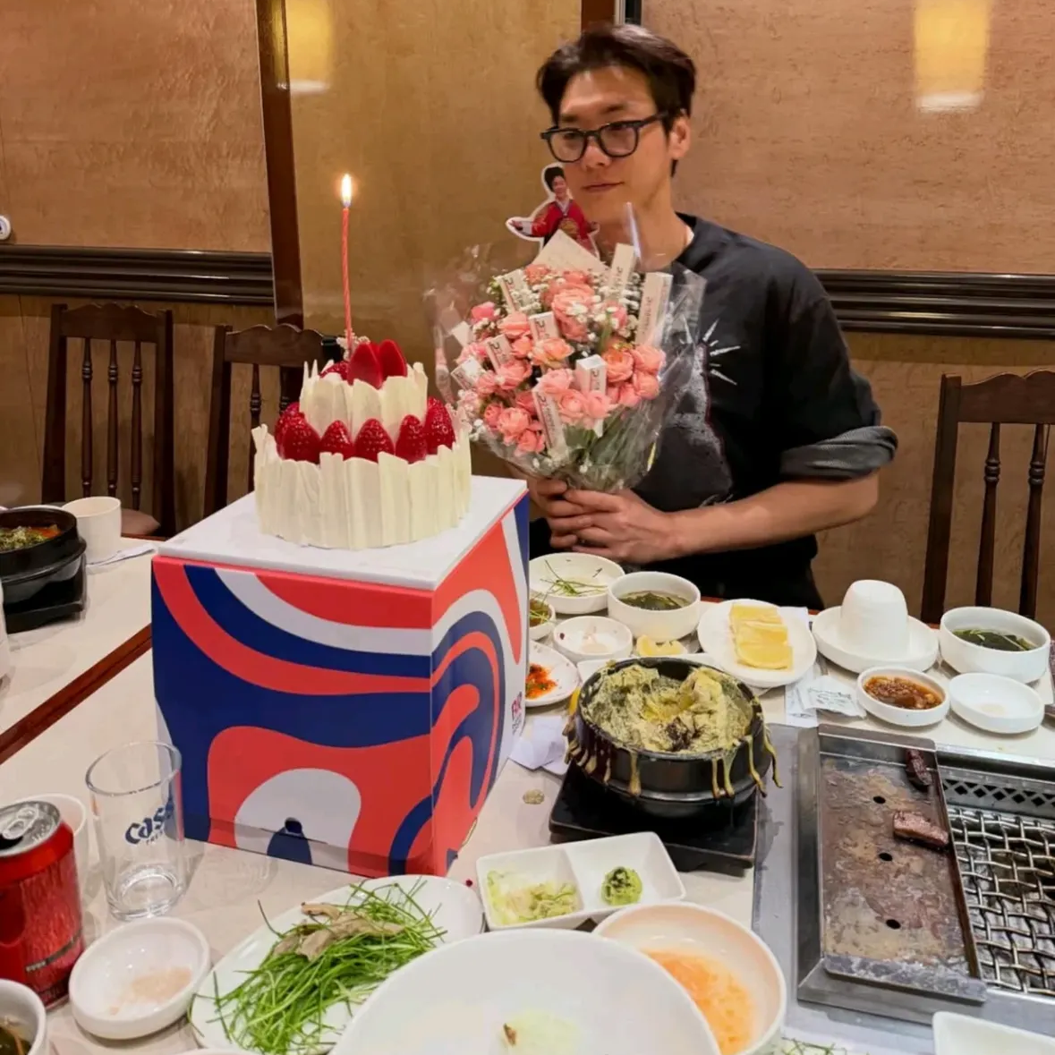 A moment captured by a fan of Kim Youngkwang