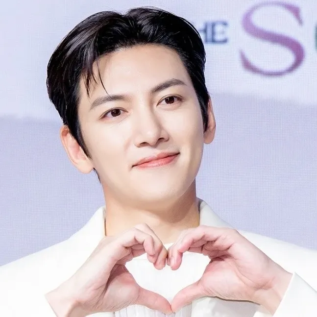 Behind-the-scenes cut of Ji Changwook