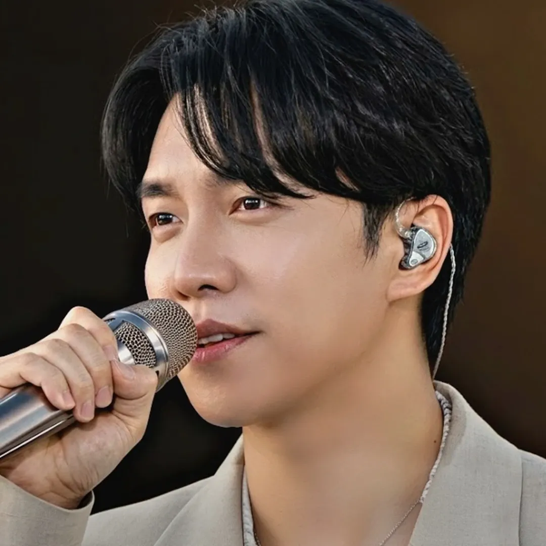 Latest photo of Lee Seunggi
