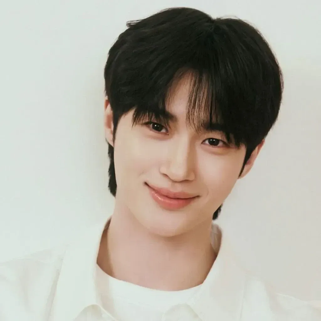 Behind-the-scenes cut of Byeon Wooseok