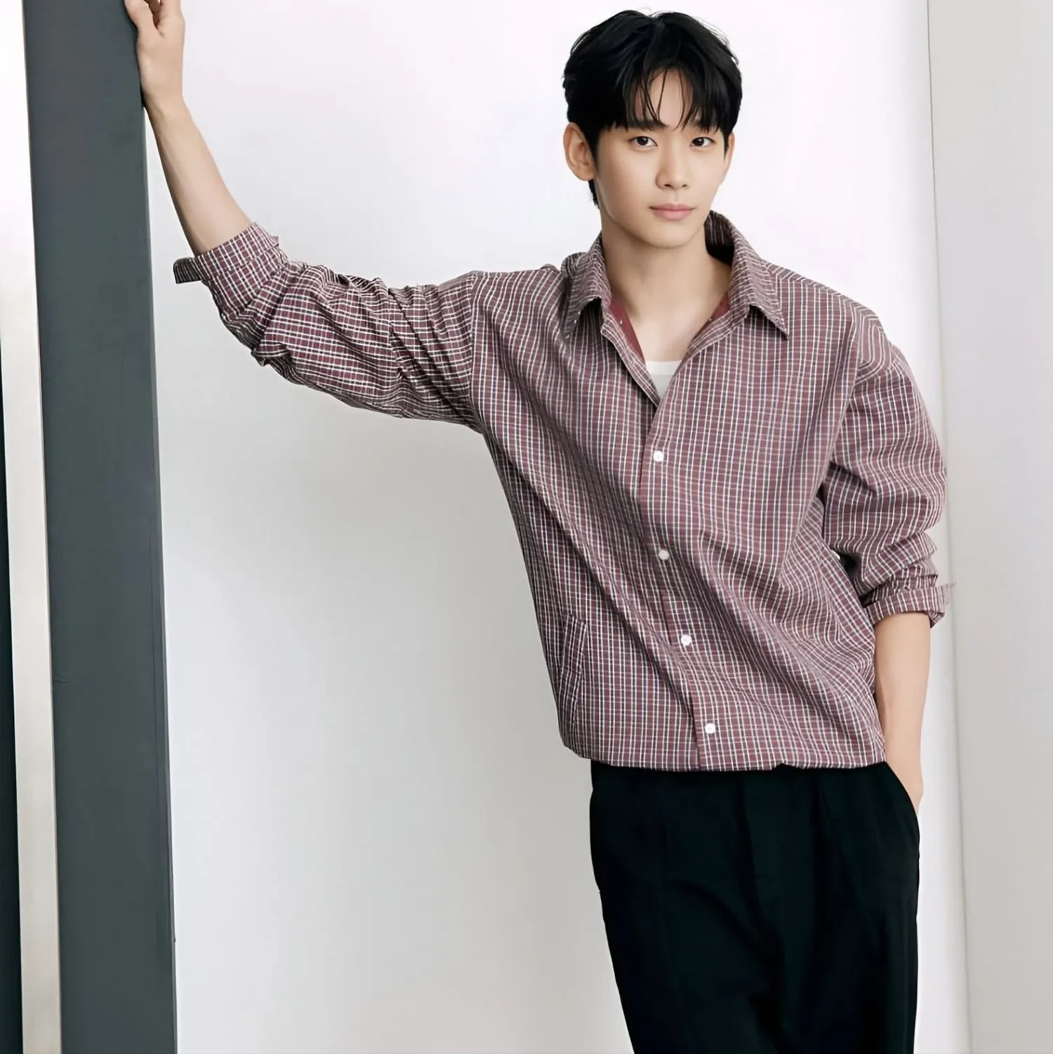 Behind-the-scenes cut of Kim Soohyun
