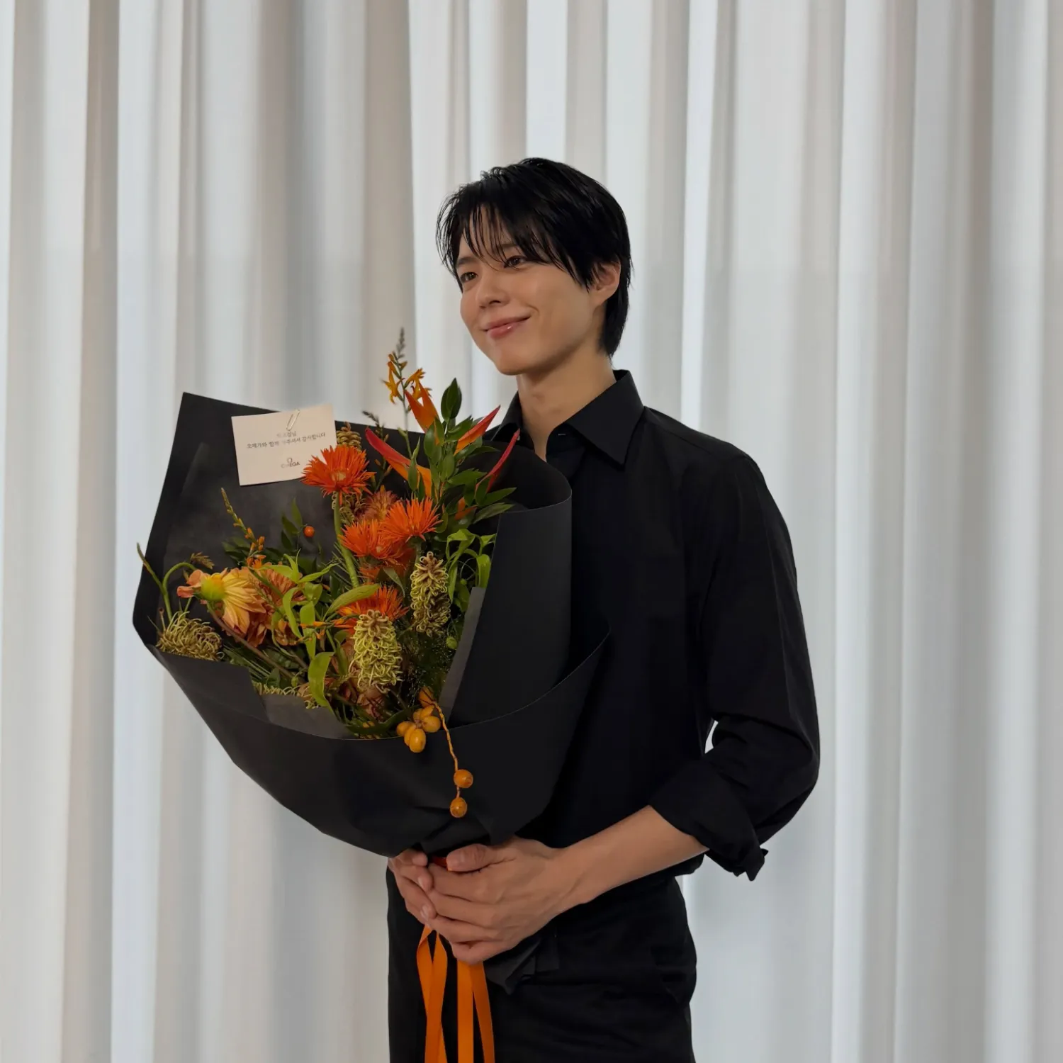Behind-the-scenes cut of Park Bogum