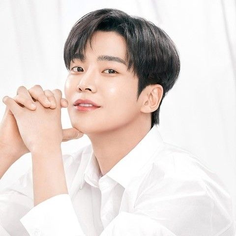 Cuplikan di balik layar dari Rowoon