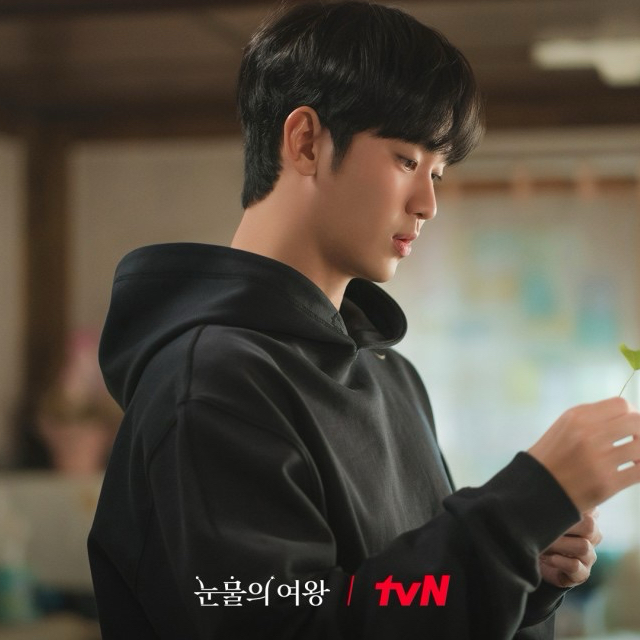 Behind-the-scenes cut of Kim Soohyun