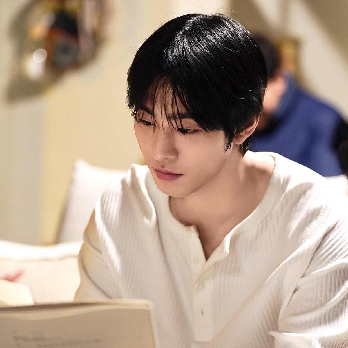 Behind-the-scenes cut of Ahn Hyoseop