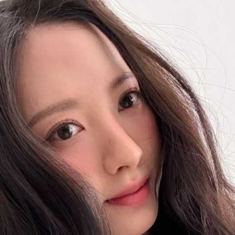 Behind-the-scenes cut of Bona