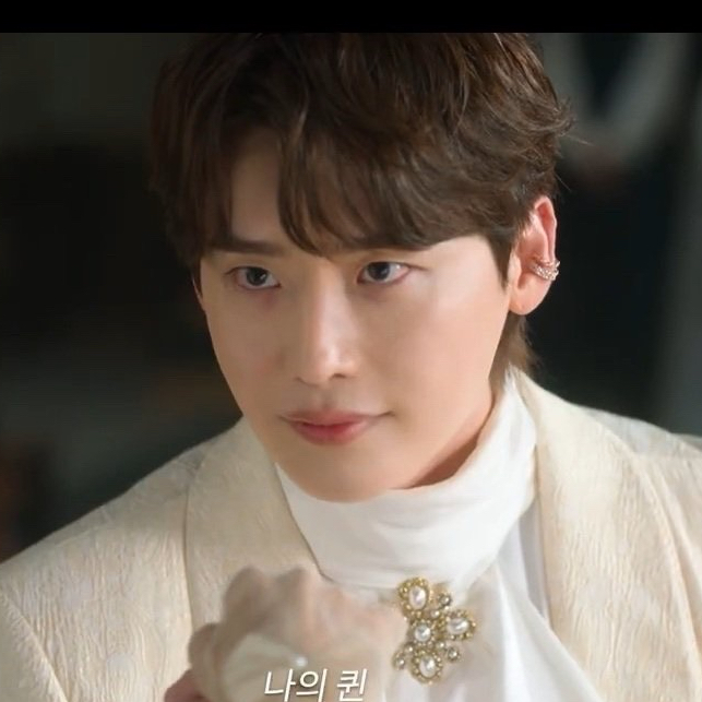 A moment captured by a fan of Lee Jongsuk