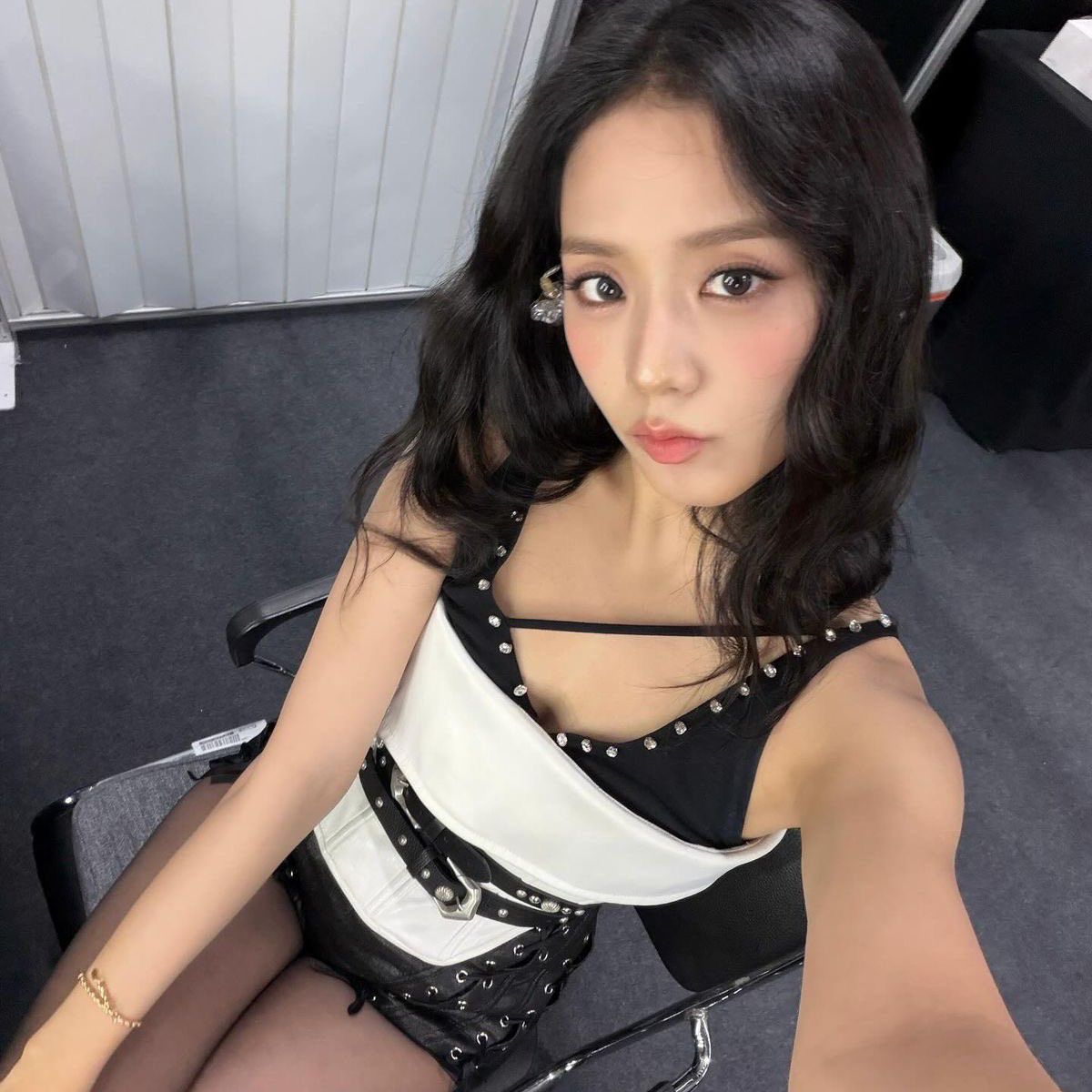 Latest photo of Jisoo (1995)