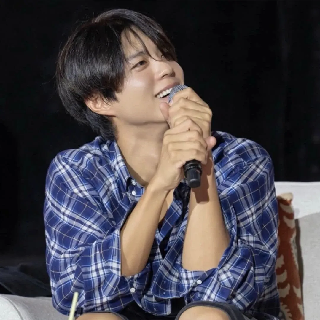 Recent activity shot of Park Bogum