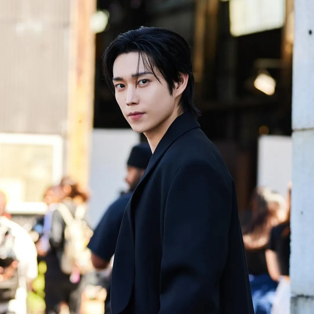 Behind-the-scenes cut of Kim Youngdae