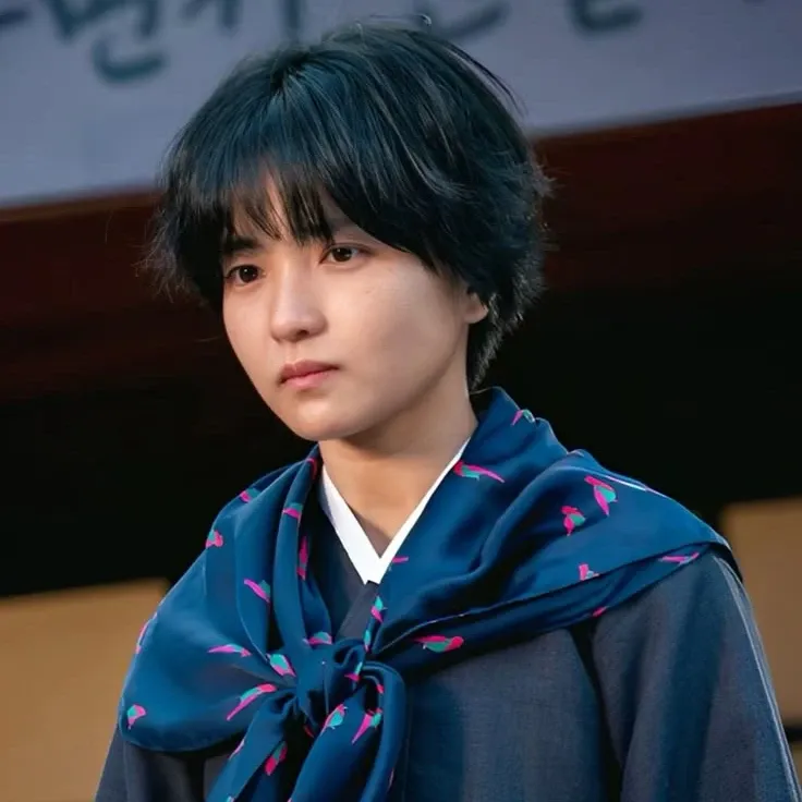 Behind-the-scenes cut of Kim Taeri