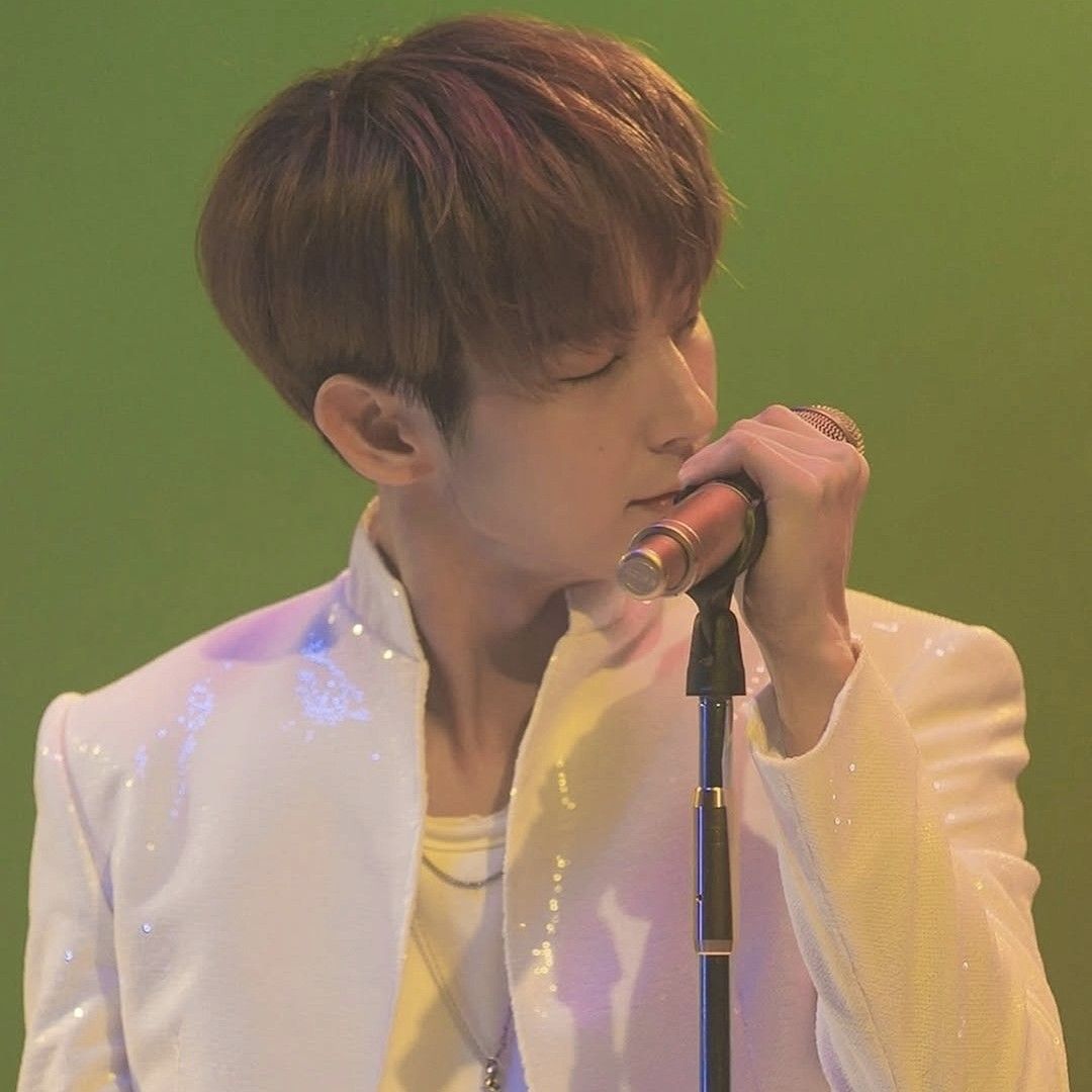 Behind-the-scenes cut of Lee Joongi