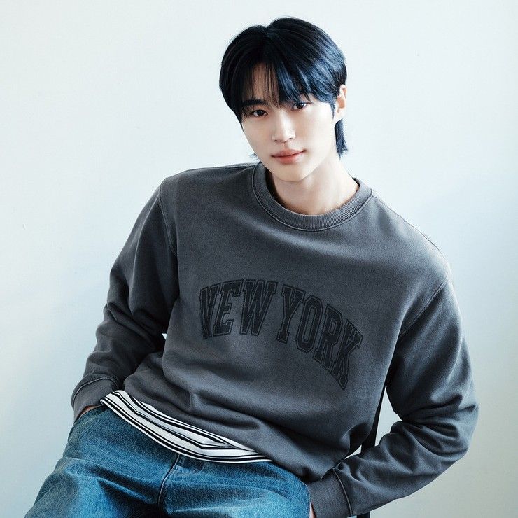 Behind-the-scenes cut of Byeon Wooseok