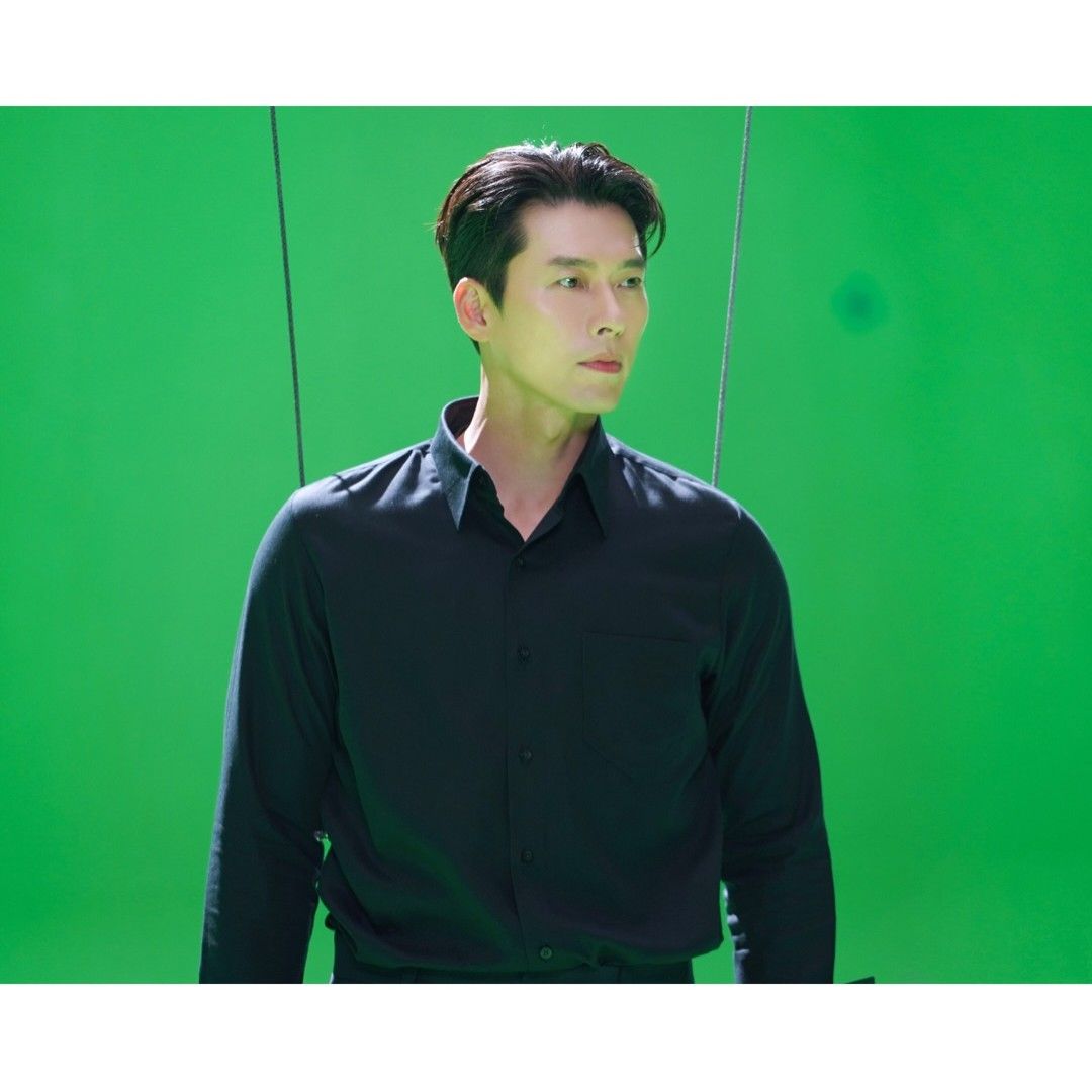 Behind-the-scenes cut of Hyun Bin