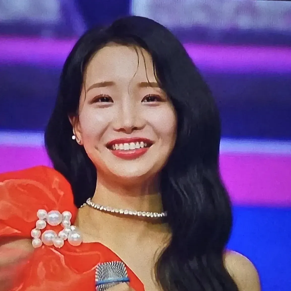 A moment captured by a fan of Kim Soyeon (2004)