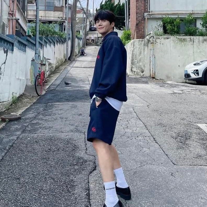 Foto kegiatan terbaru dari Kim Seonho