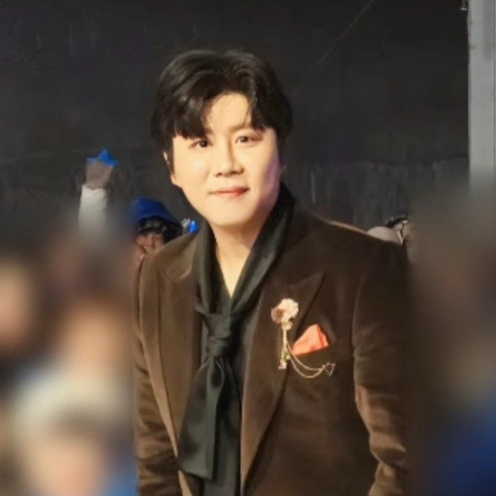 チン・ヘソンのビハインドカット