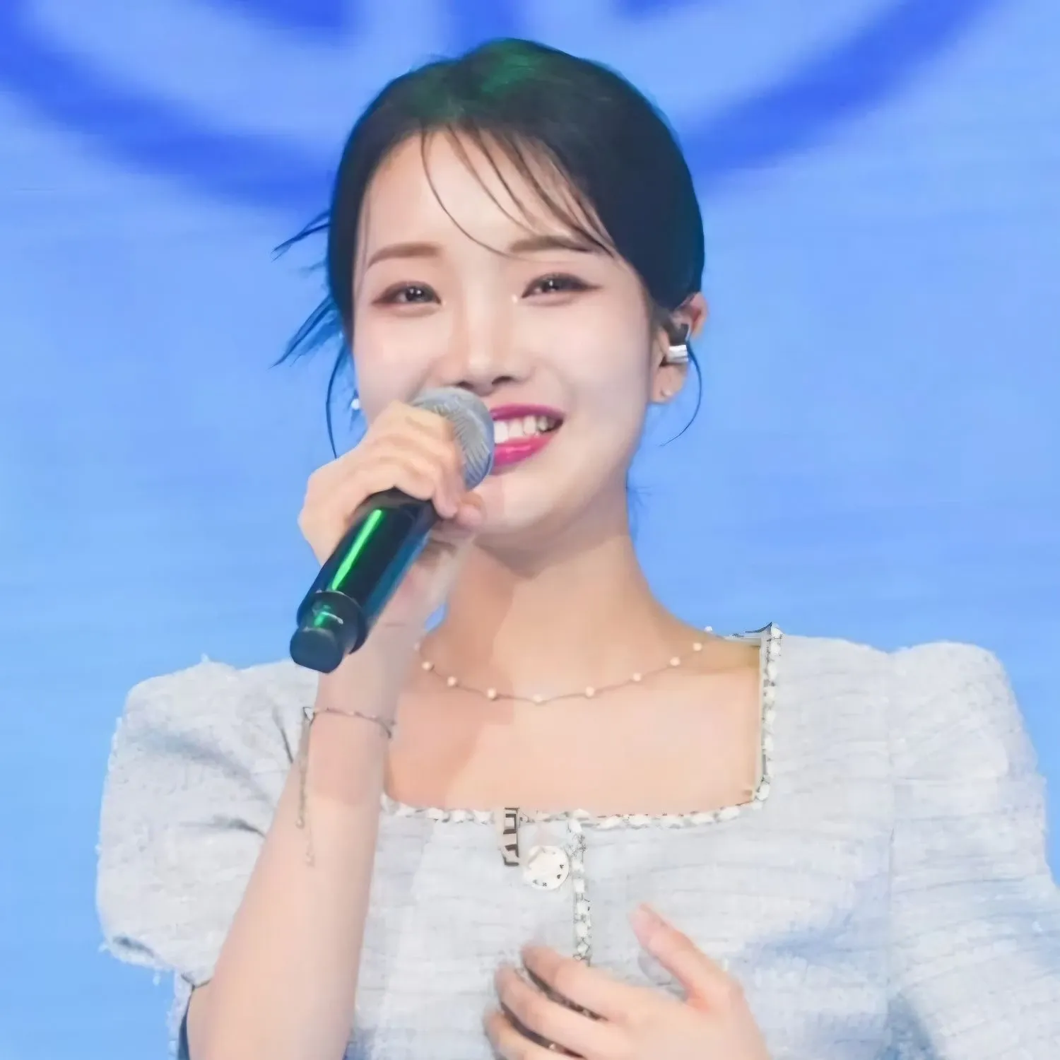 A moment captured by a fan of Kim Soyeon (2004)