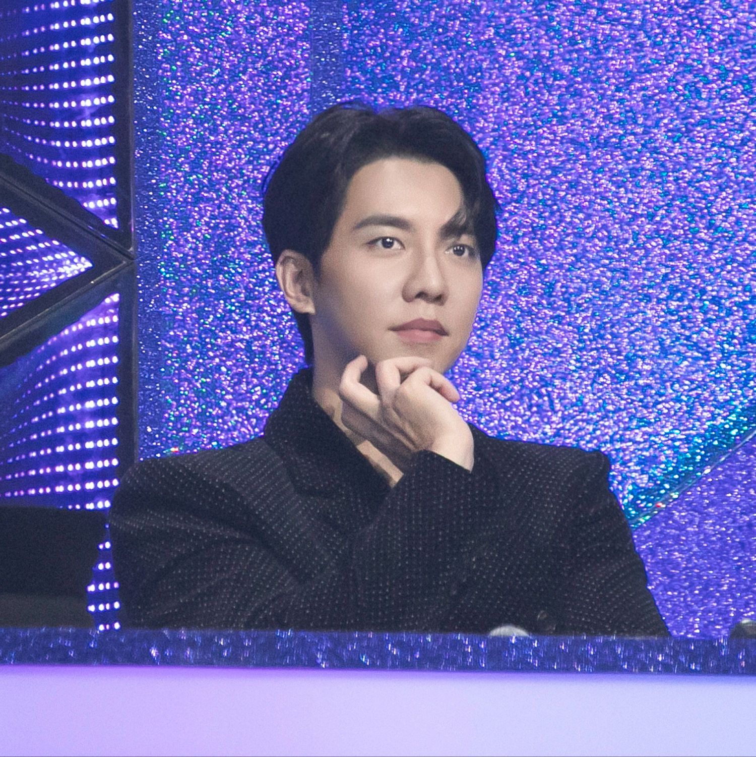 Behind-the-scenes cut of Lee Seunggi